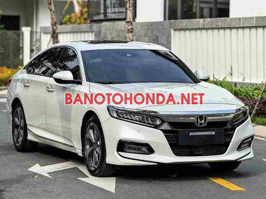 Cần bán gấp Honda Accord 1.5 AT đời 2022, màu Trắng