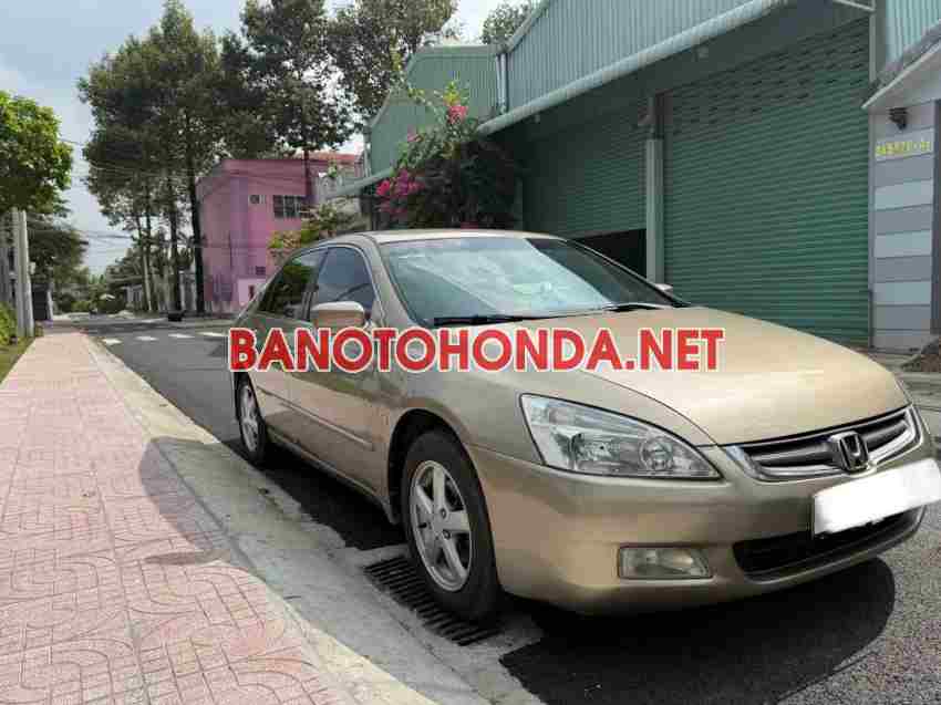 Cần bán gấp Honda Accord 2.4 AT đời 2004, màu Vàng