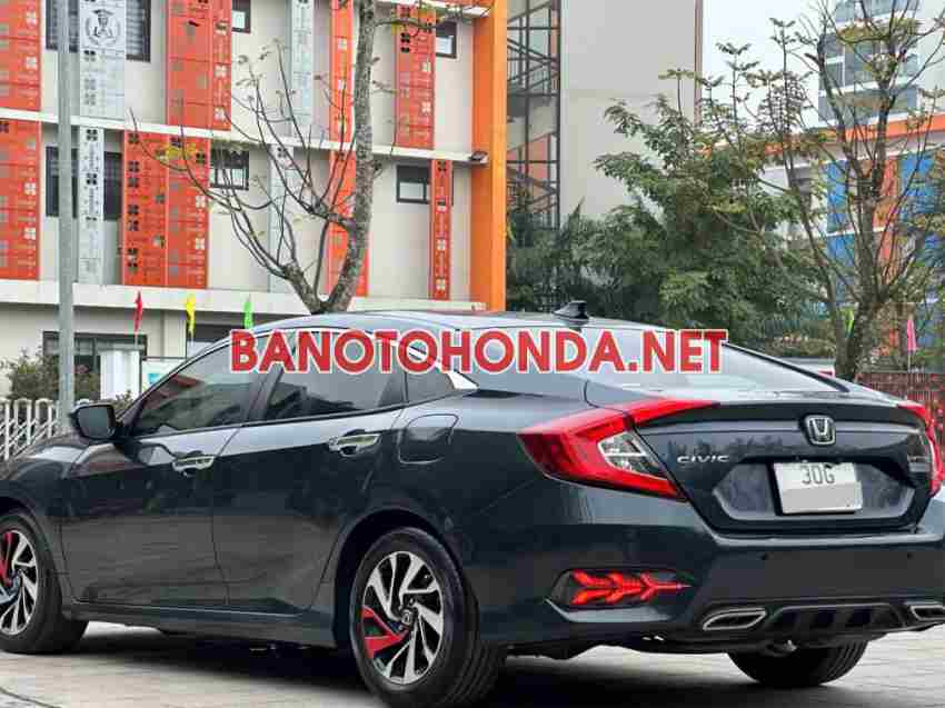 Cần bán xe Honda Civic 1.8 E sx 2018