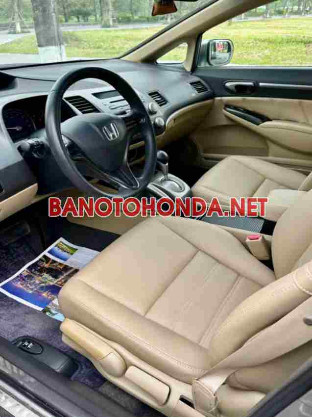 Cần bán gấp Honda Civic 1.8 AT đời 2008, màu Bạc